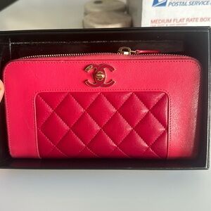 CHANEL wallet